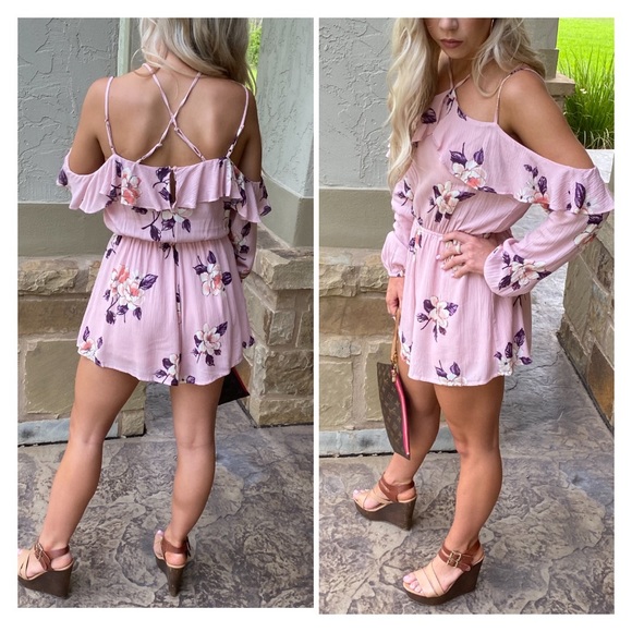 Blush Pink Floral Romper - Picture 2 of 3